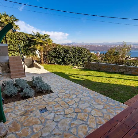 With A Parking Space - 23879 * 오파티아